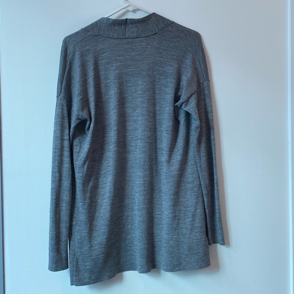 LOFT Gray Open Front Pocket Cardigan - Picture 3 of 6